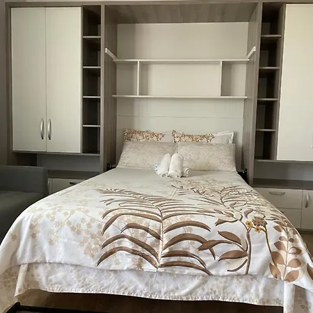 Ary Residence Apartment *